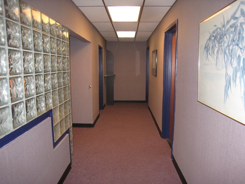 4419 Falls Rd, Baltimore, MD à vendre - Photo de l’immeuble – Image 2 sur 6