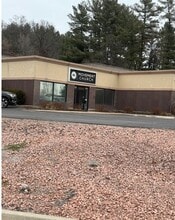 2204 N Hillcrest Pky, Altoona, WI à louer Photo de l’immeuble– Image 1 sur 6