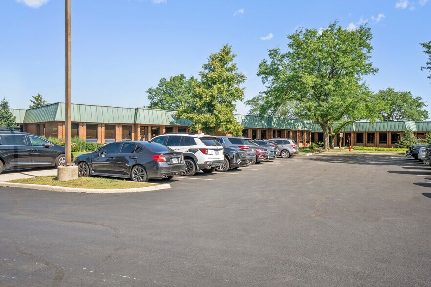 1323 Butterfield Rd, Downers Grove, IL à louer - Photo de l’immeuble – Image 2 sur 9