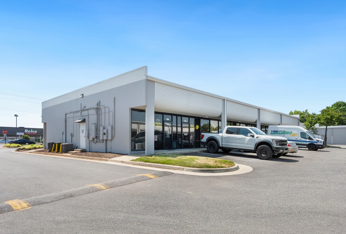 3035-3099 PS Business Center Dr, Woodbridge, VA à louer Photo de l’immeuble– Image 1 sur 9
