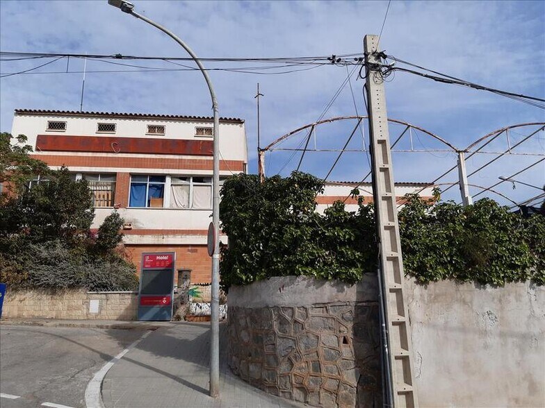 Local commercial dans Viladecans, Barcelona à vendre - Photo de l’immeuble – Image 1 sur 11