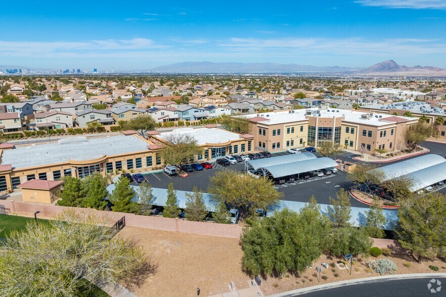 1681 W Horizon Ridge Pky, Henderson, NV à vendre - Aérien – Image 2 sur 5