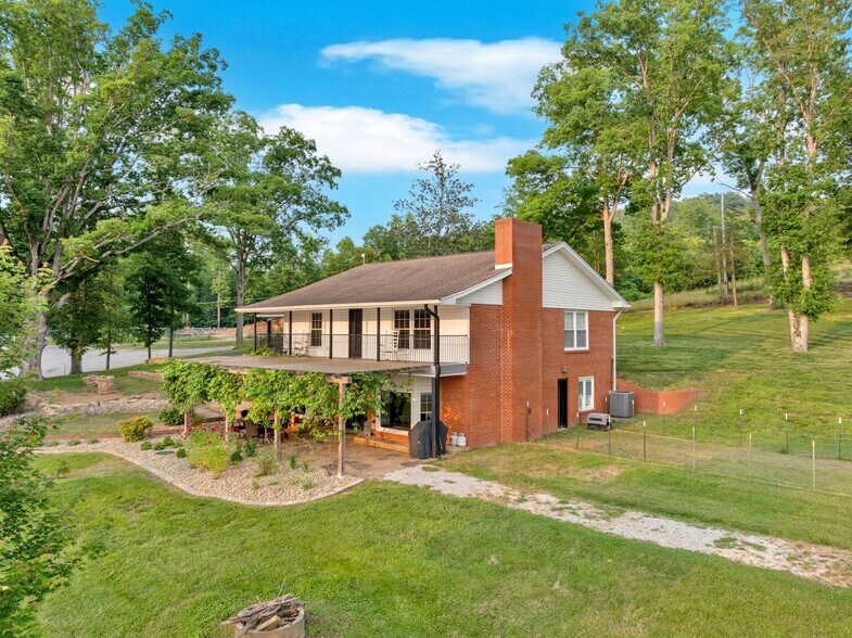 1060 Paint Rock Ferry Rd, Kingston, TN à vendre - Photo de l’immeuble – Image 2 sur 88