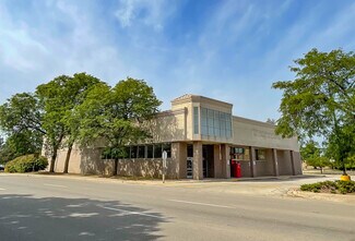 Plus de détails pour 1201 E State St, Rockford, IL - Local commercial à louer