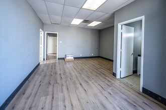 1225 W College Ave, Carrollton, TX à louer Photo intérieure– Image 2 sur 5