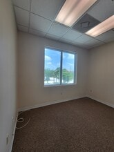 3333 Renaissance Blvd, Bonita Springs, FL à louer Photo de l’immeuble– Image 1 sur 3