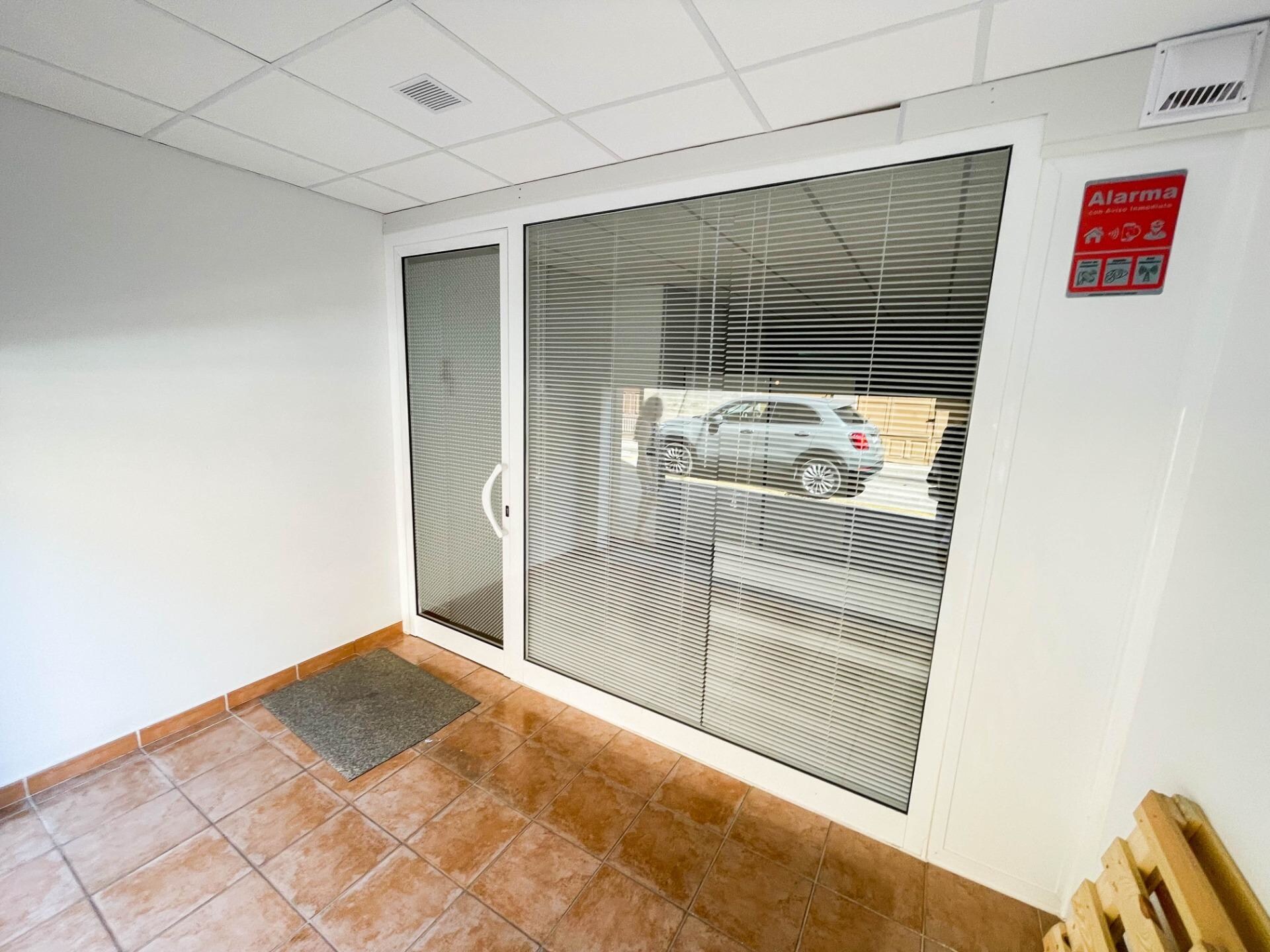 Immeuble residentiel dans Els Hostalets de Pierola, Barcelona à vendre Photo de l’immeuble– Image 1 sur 7