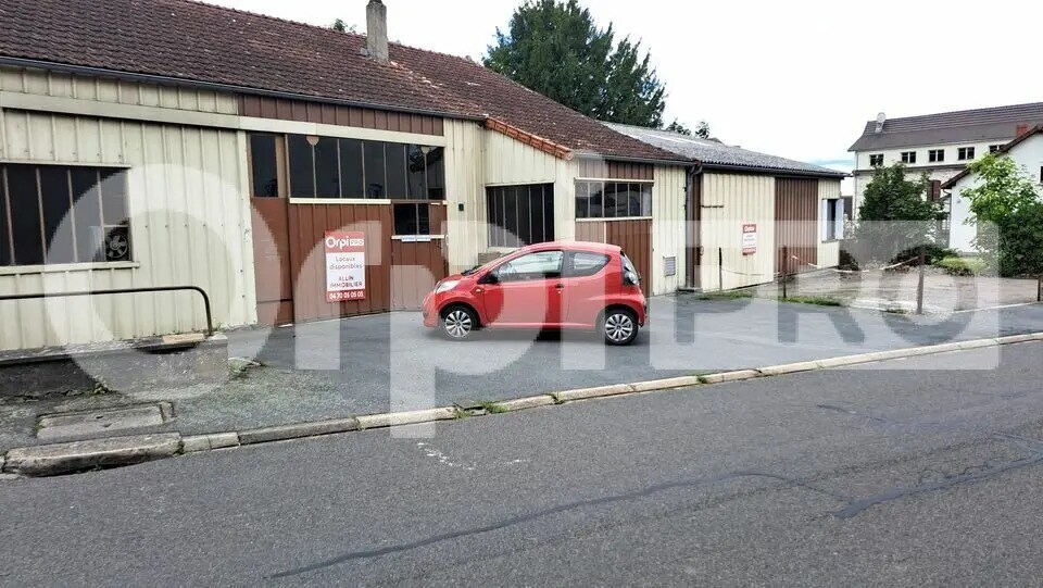 Local commercial dans Montmarault à louer Photo de l’immeuble– Image 1 sur 8