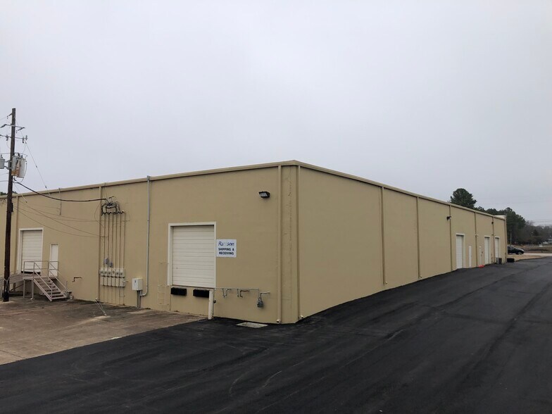 1612-1630 E Whaley St, Longview, TX à louer - Photo de l’immeuble – Image 3 sur 11