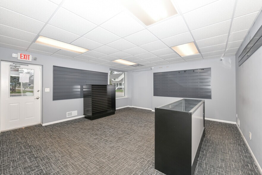 108 N Front St, Burlington, WI à vendre - Photo de l’immeuble – Image 2 sur 32