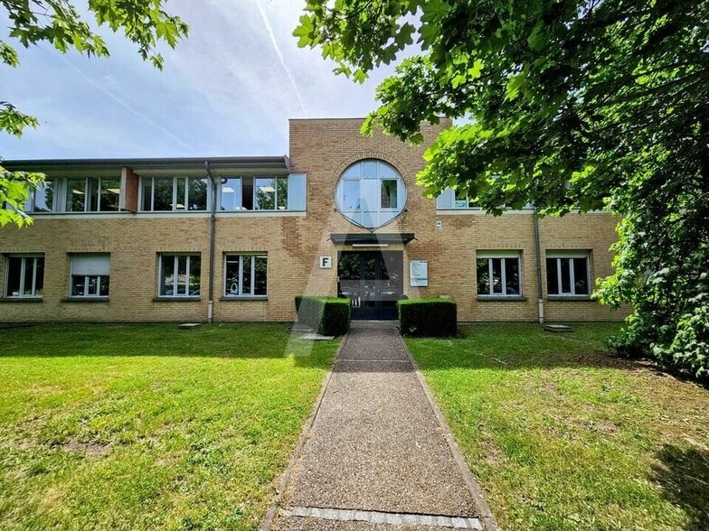 21 Rue Jacques Cartier, Voisins-le-Bretonneux à louer - Photo de l’immeuble – Image 3 sur 8