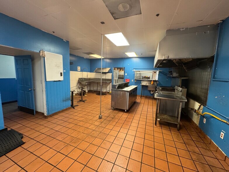 6001-6197 SE Federal Hwy, Stuart, FL à louer - Photo de l’immeuble – Image 3 sur 9