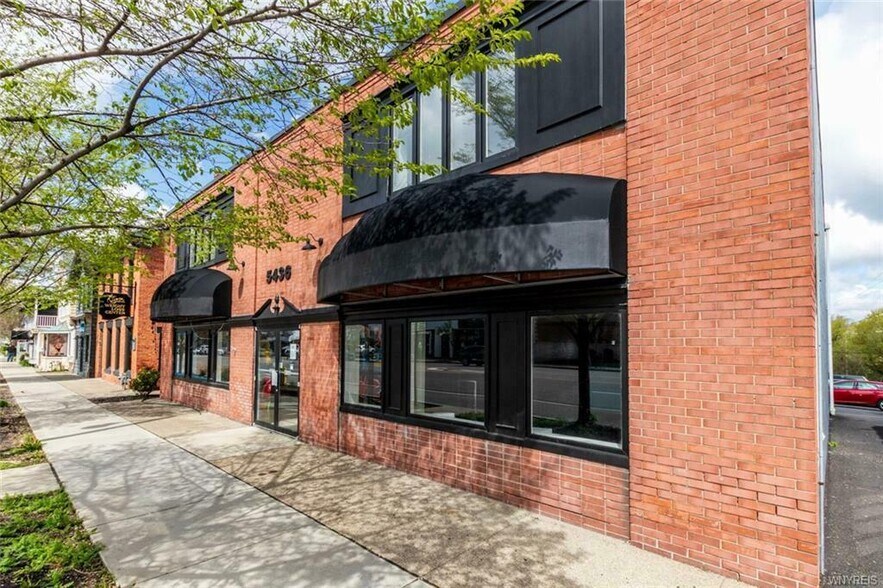 5436 Main St, Williamsville, NY à vendre - Photo de l’immeuble – Image 1 sur 3