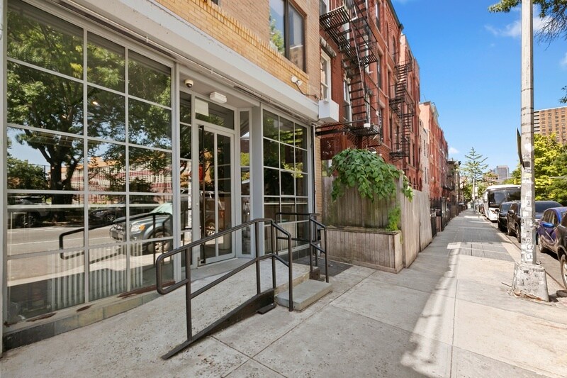 372 Lafayette Ave, Brooklyn, NY à louer - Photo de l’immeuble – Image 2 sur 9
