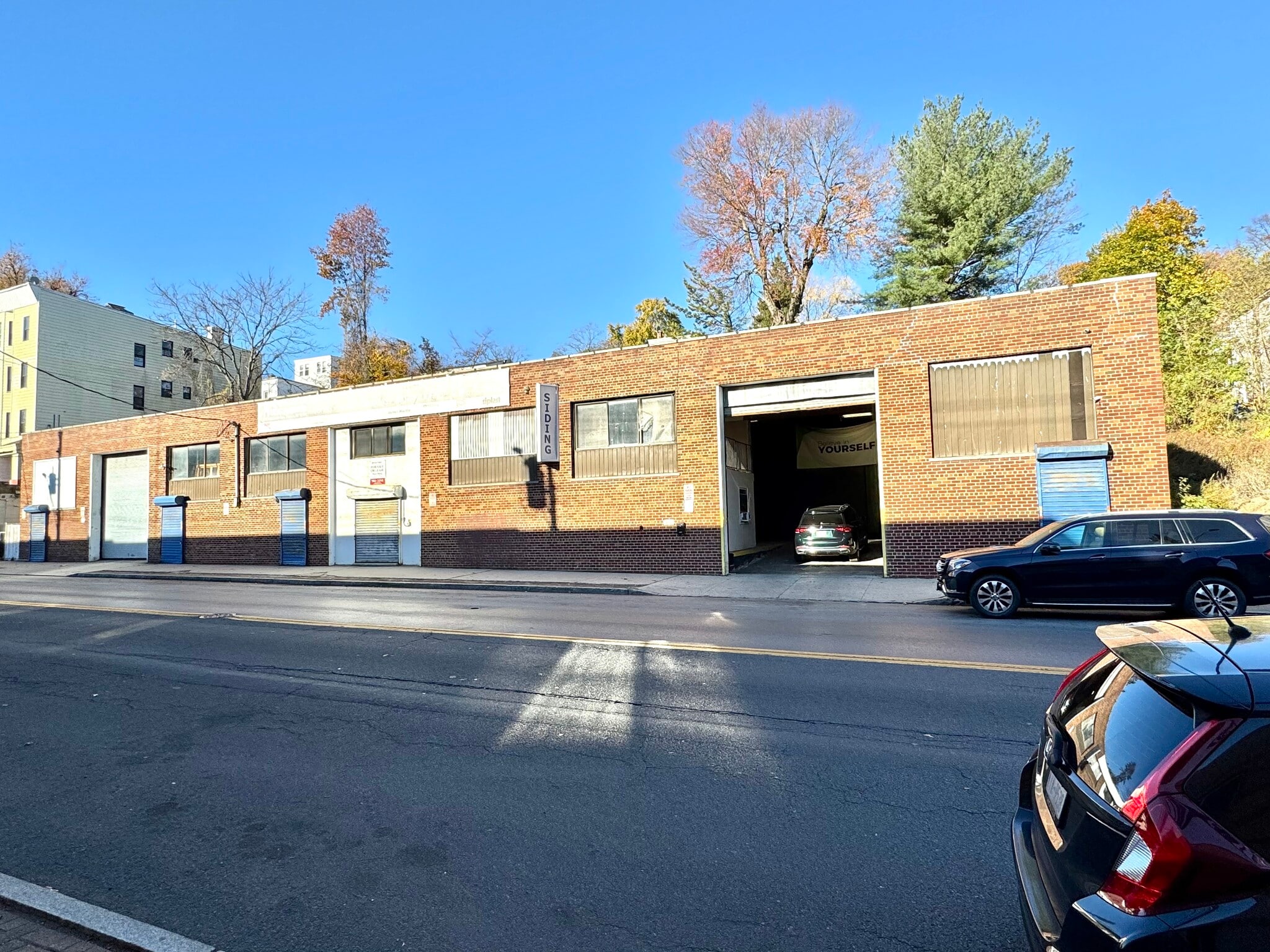 677 Nepperhan Ave, Yonkers, NY à louer Photo de l’immeuble– Image 1 sur 6
