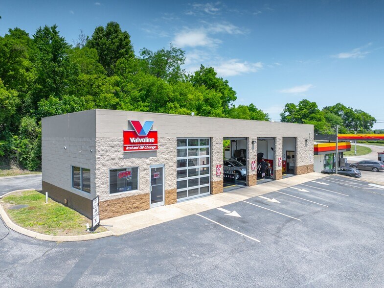 710 W College St, Pulaski, TN à vendre - Photo de l’immeuble – Image 1 sur 3