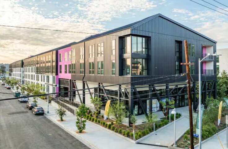3401 Pasadena Ave, Los Angeles, CA à louer - Photo de l’immeuble – Image 3 sur 9
