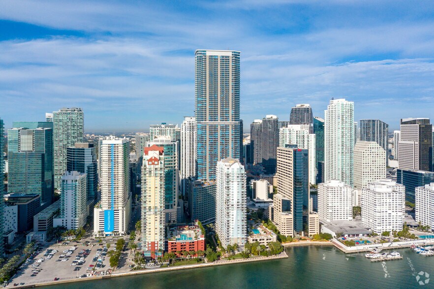 1100 Brickell Bay Dr, Miami, FL à louer - Aérien – Image 3 sur 38