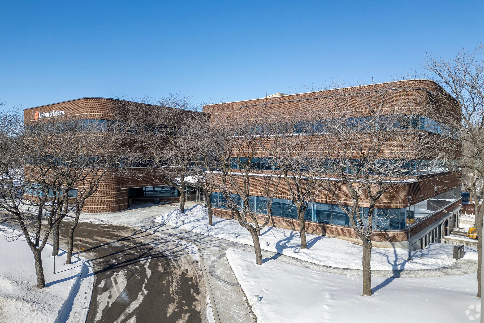1255 Rte Transcanadienne, Dorval, QC à louer Photo principale– Image 1 sur 7