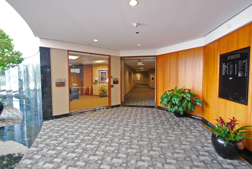 900 Wilshire Dr, Troy, MI à louer - Photo intérieure – Image 2 sur 15