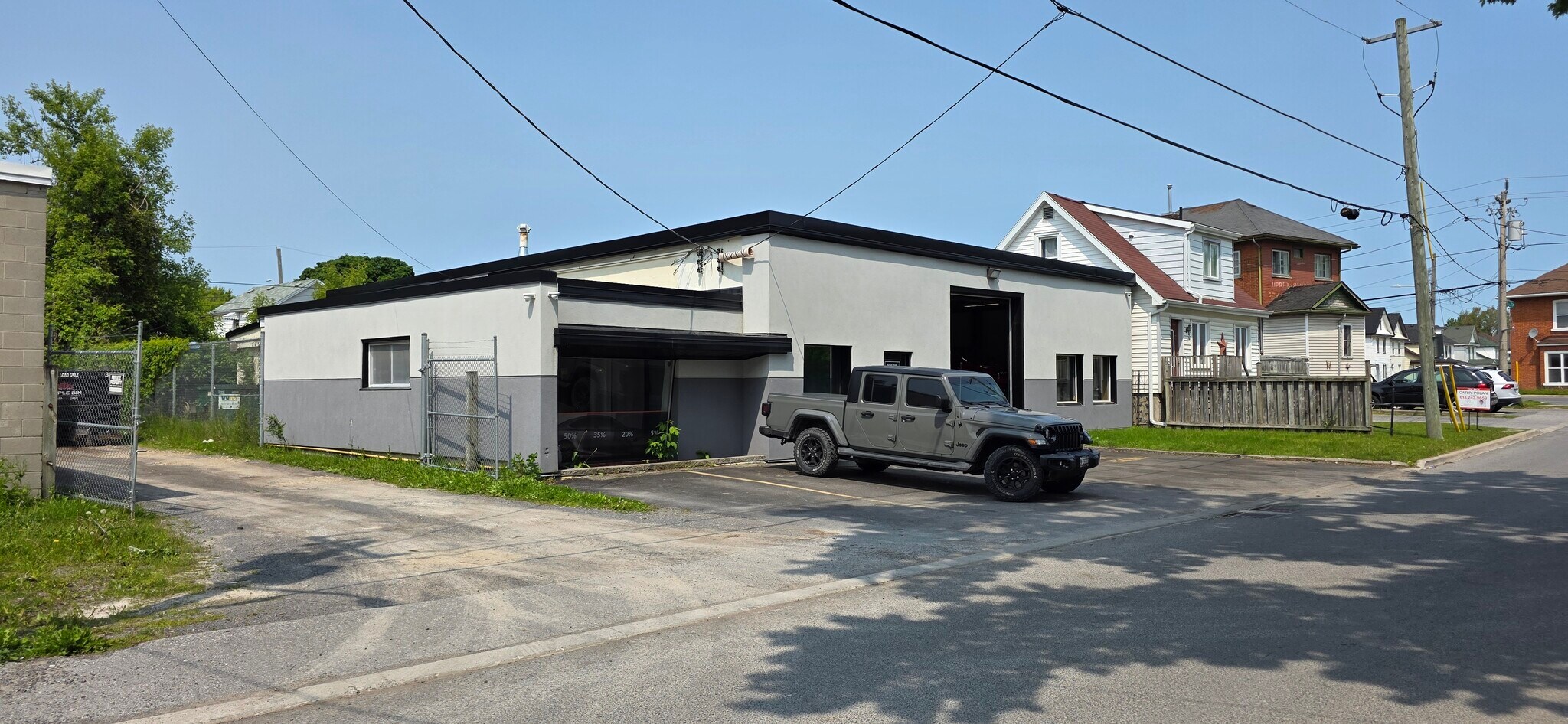 100 Everett St, Belleville, ON à louer Photo principale– Image 1 sur 2