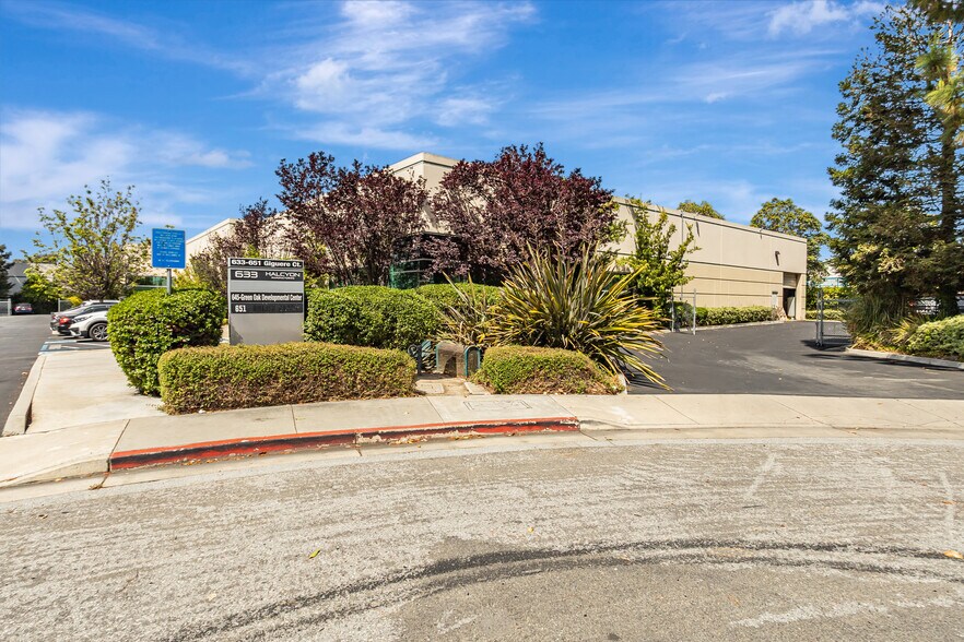 633-651 Giguere Ct, San Jose, CA à vendre - Photo de l’immeuble – Image 2 sur 12