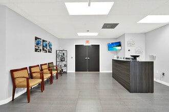 13595 SW 134th Ave, Miami, FL à louer Photo intérieure– Image 2 sur 11