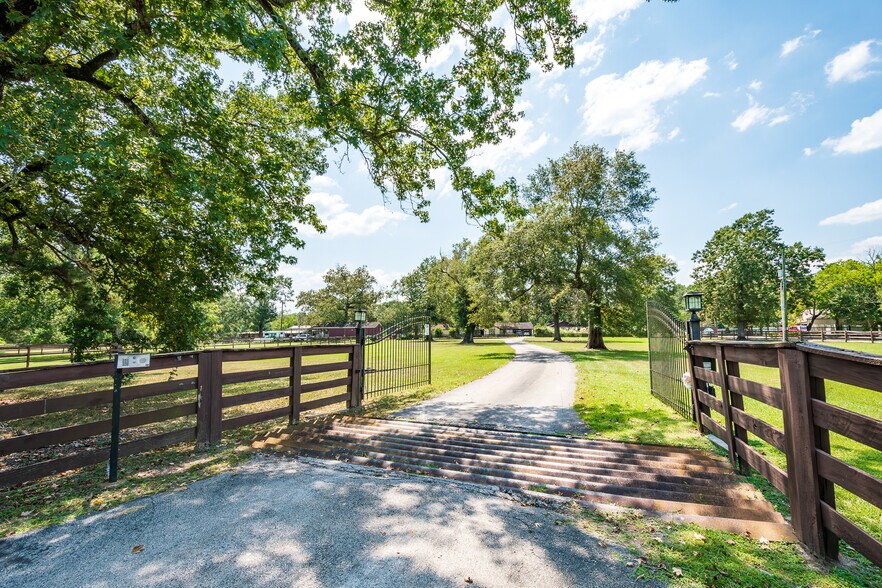 16410 FM 1485 Rd, Conroe, TX à vendre - Photo de l’immeuble – Image 3 sur 59