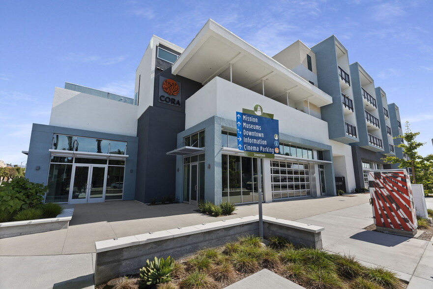 160 S Ventura Ave, Ventura, CA à louer - Photo de l’immeuble – Image 3 sur 25