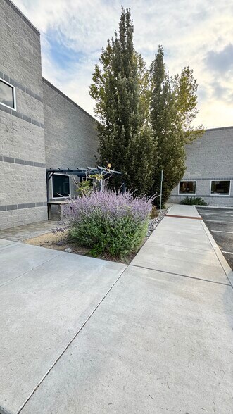891 Trademark Dr, Reno, NV à vendre - Photo de l’immeuble – Image 2 sur 9