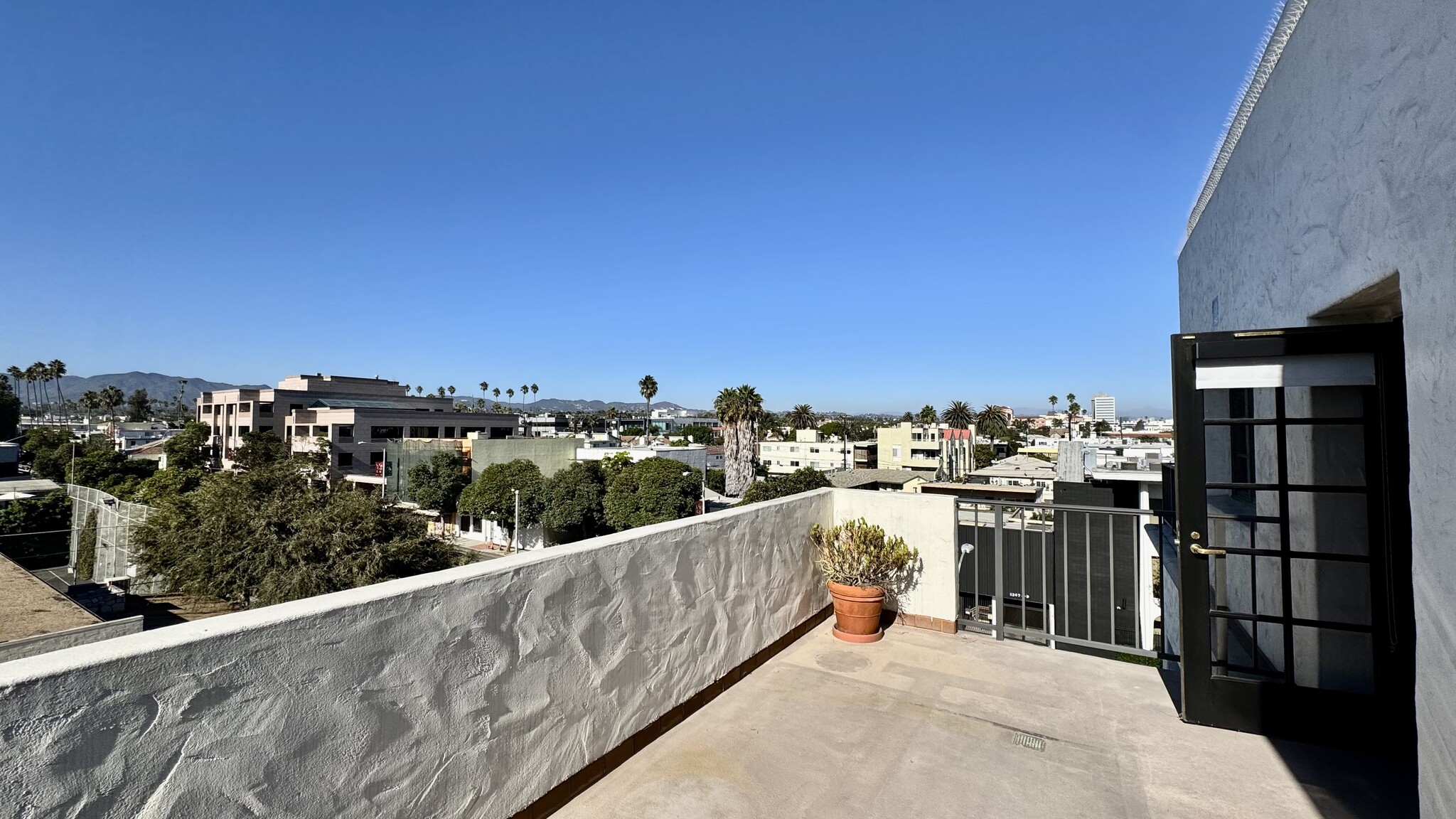 725 Arizona Ave, Santa Monica, CA à louer Photo intérieure– Image 1 sur 4
