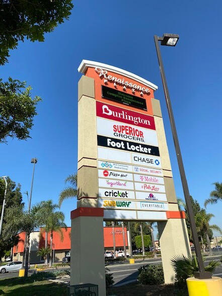 200-223 E Compton Blvd, Compton, CA à louer - Photo de l’immeuble – Image 3 sur 22