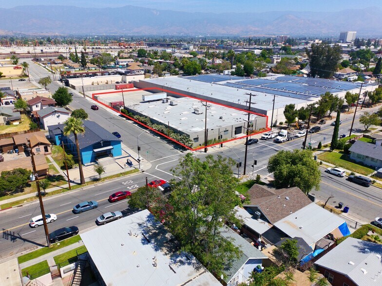 1096 W Rialto Ave, San Bernardino, CA à louer - Photo de l’immeuble – Image 2 sur 20