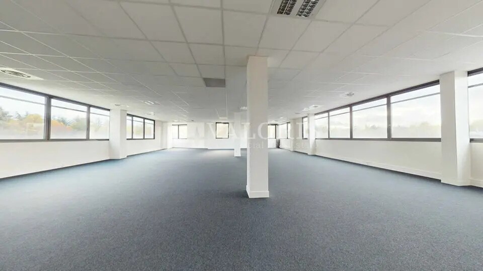 575-655 Allée Des Parcs, Saint-Priest à louer Photo de l’immeuble– Image 1 sur 17