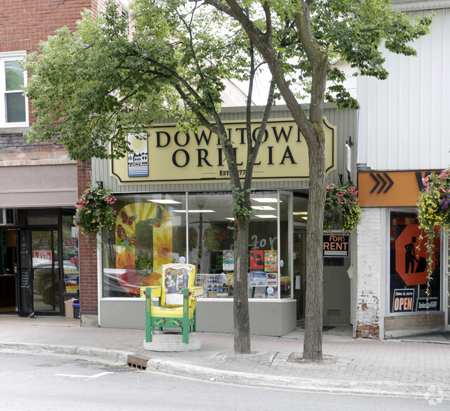 33 Mississaga St W, Orillia, ON à louer - Photo principale – Image 1 sur 2
