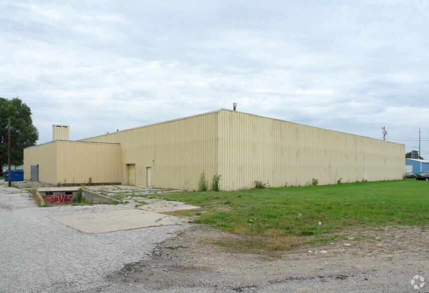 121 E Tutt St, South Bend, IN à louer - Photo de l’immeuble – Image 2 sur 15