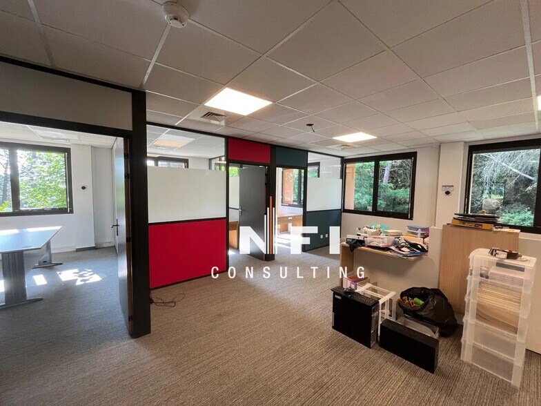 Bureau dans Valbonne à louer - Photo de l’immeuble – Image 1 sur 6