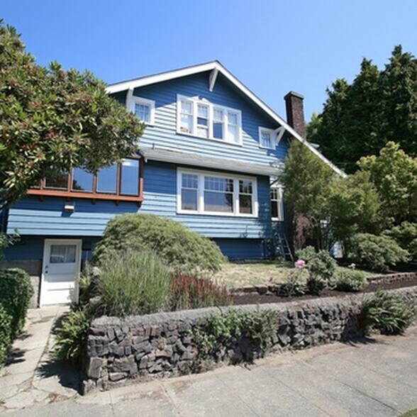 1302 N 49th St, Seattle, WA à vendre - Photo de l’immeuble – Image 2 sur 33