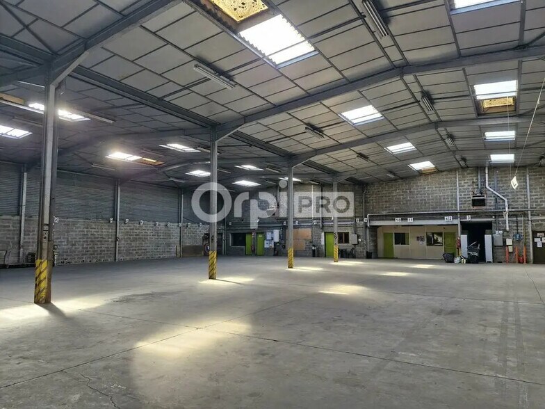 Bureau dans Vaulx-en-Velin à louer - Photo intérieure – Image 2 sur 9