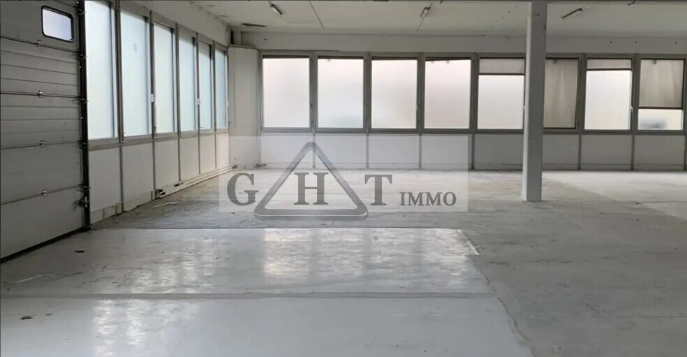 Industriel/Logistique dans Gennevilliers à louer - Photo de l’immeuble – Image 1 sur 3
