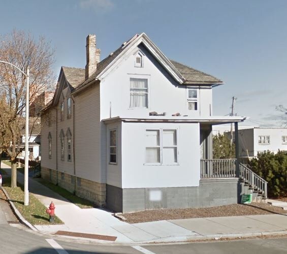 2128 W Wells St, Milwaukee, WI à vendre - Photo principale – Image 1 sur 2