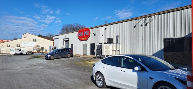 Plus de détails pour Local d’activités à vendre