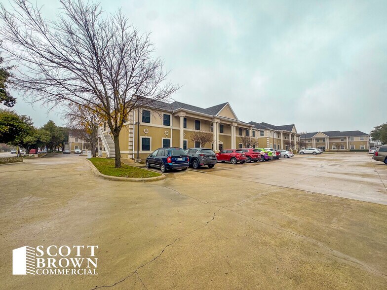 315 S Jupiter Rd, Allen, TX à louer - Photo de l’immeuble – Image 3 sur 8