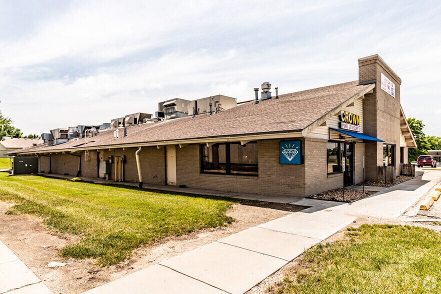 6141-6151 NW Barry Rd, Kansas City, MO à louer - Photo de l’immeuble – Image 2 sur 15