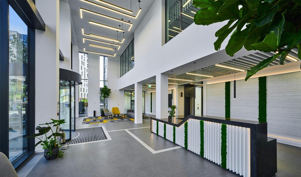 1 Manor House Dr, Coventry à louer - Photo de l’immeuble – Image 3 sur 11