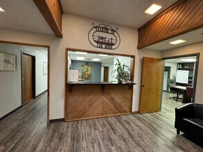 320 E Carl Albert Pky, Mcalester, OK à louer Photo intérieure– Image 1 sur 9