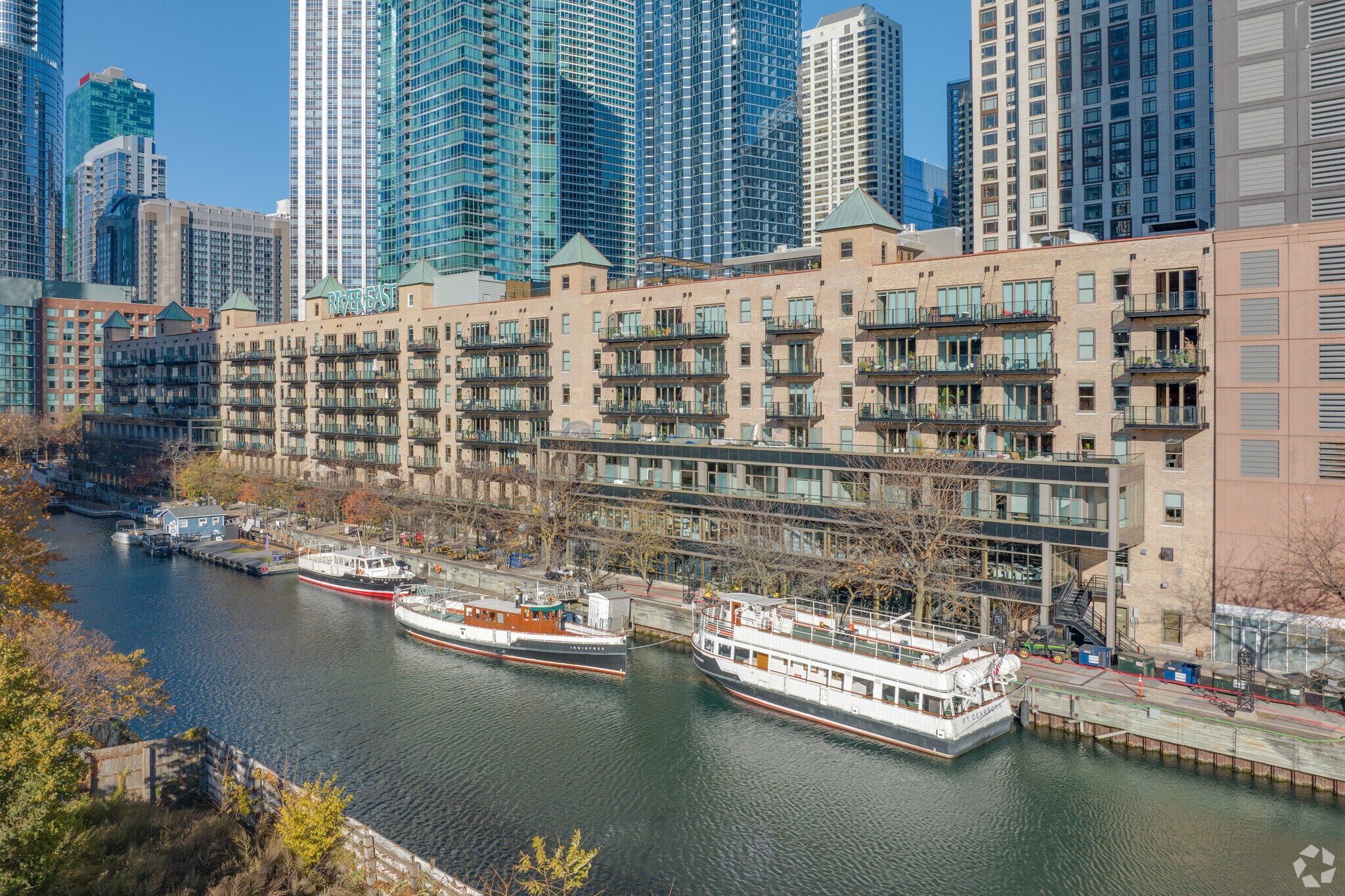 401-465 E Illinois St, Chicago, IL à louer Photo principale– Image 1 sur 59
