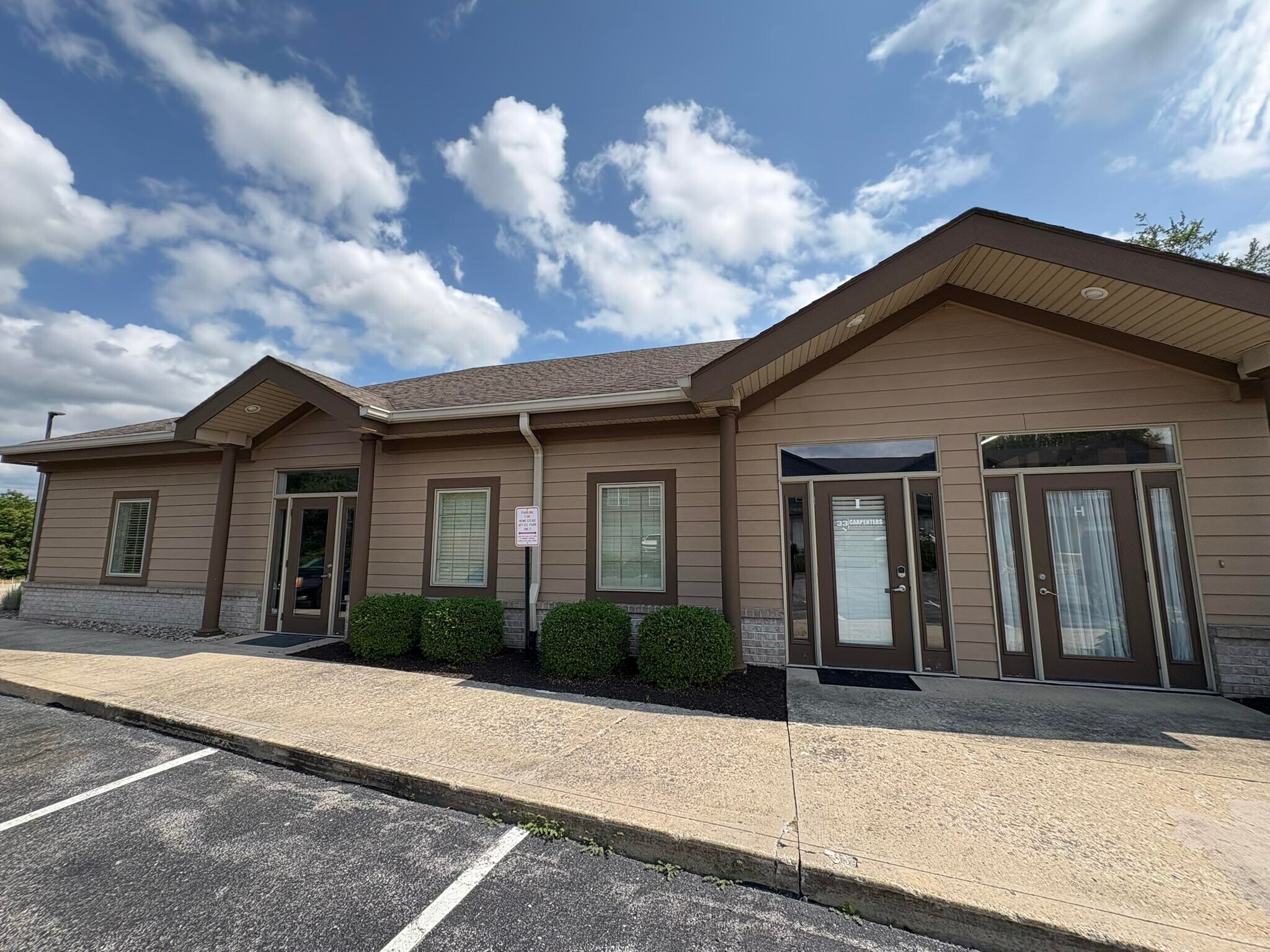 7127 Homestead Rd, Fort Wayne, IN à vendre Photo de l’immeuble– Image 1 sur 11