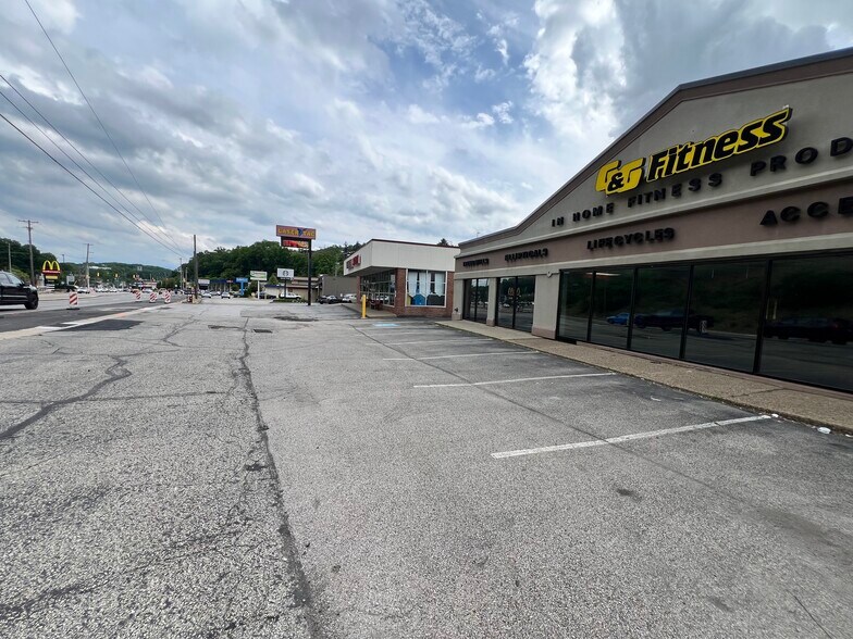 7725 Mcknight Rd, Pittsburgh, PA à vendre - Photo de l’immeuble – Image 2 sur 9