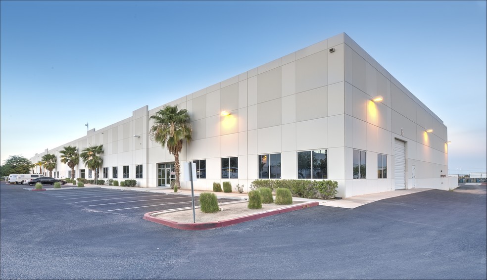 1754 Carr Rd, Calexico, CA à louer - Photo de l’immeuble – Image 3 sur 3